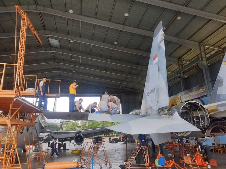 Không những có số lượng ít ỏi, số lượng chiến đấu cơ Su-30MK2 trong biên chế của Indonesia còn liên tục cần bảo dưỡng, đại tu để có khả năng hoạt động trong điều kiện tốt nhất. Nguồn ảnh: Sina.
