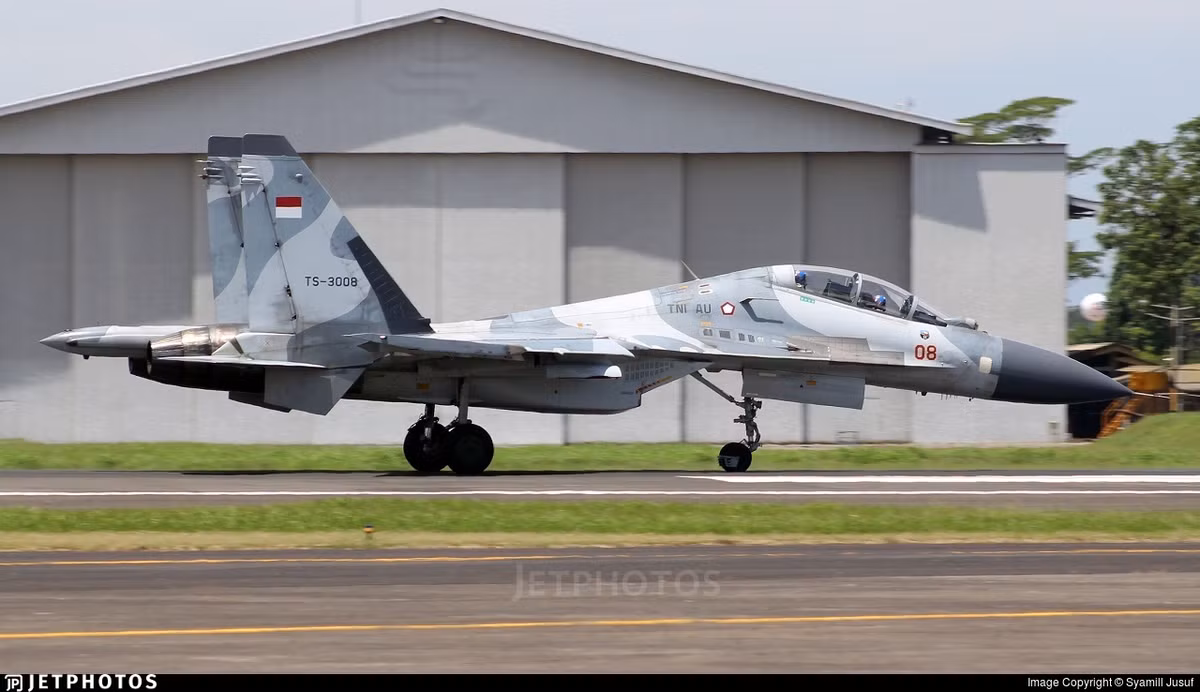 Tuy nhiên trong các năm gần đây, các tiêm kích Su-30MK2 của Indonesia đã có thể đại tu được trong nước dưới sự giúp đỡ của các chuyên gia quân sự tới từ Nga. Nguồn ảnh: Jetphoto.