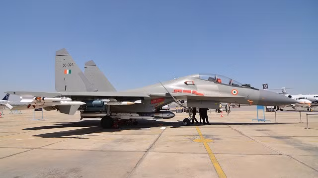 Một trong những lý do khiến cho chiến đấu cơ Su-30MKI của Nga được Ấn Độ sử dụng với số lượng lớn đó là hiện tại, không quân Ấn Độ đang phát triển nhiều loại vũ khí chiến thuật và chiến lược tương thích với dòng tiêm kích này. Nguồn ảnh: QQ.