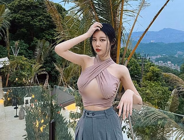 Thế nhưng, lời giải thích của Hương Hương lại không được đông đảo cư dân mạng chấp nhận.