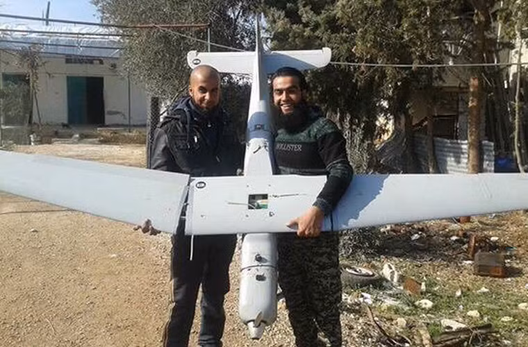 Tuy nhiên, đây không phải là lần đầu tiên Orlan-10 bị bắn rơi ở Syria. Trước đó đã xuất hiện không ít hình ảnh Orlan-10 bị bắn rơi nằm trong tay phiến quân. Nguồn ảnh: defence blog