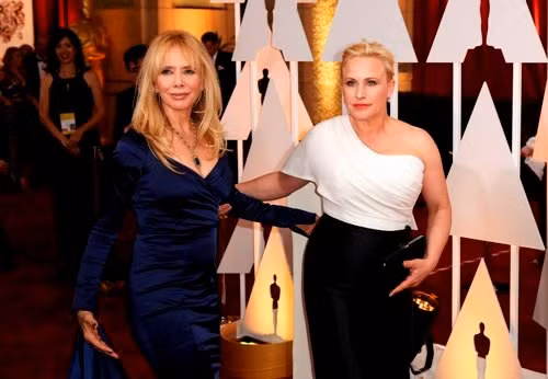 Trong lễ trao giải Oscar 2015, có tới 44 ngôi sao tên tuổi sẽ góp mặt trong dàn khách mời tới trao giải. Ảnh: Nữ diễn viên Patricia Arquette (phải) được đề cử giải Nữ diễn viên phụ xuất sắc nhất với vai diễn trong phim Boyhood.