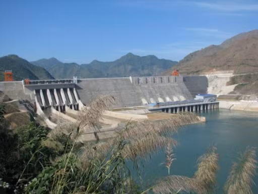 Đặc biệt, thủy điện Sơn La là công trình có khối lượng công việc vô cùng khủng khiếp.