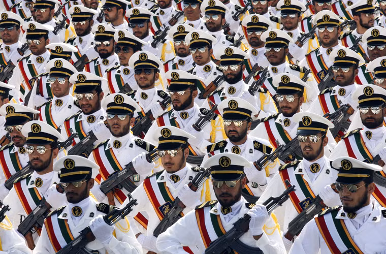 Vệ binh Cách mạng Iran (IRGC) là nhánh của lực lượng vũ trang Iran có quân số 120.000 người. Khoảng 2.000-3.000 quân IRGC đã bắt đầu chiến đấu cùng Quân đội Syria từ năm 2011 chống lại các lực lượng phiến quân. Khoảng 120 binh sĩ cùng vài chỉ huy cao cấp của IRGC đã thiệt mạng ở Syria từ năm 2011 tới nay.