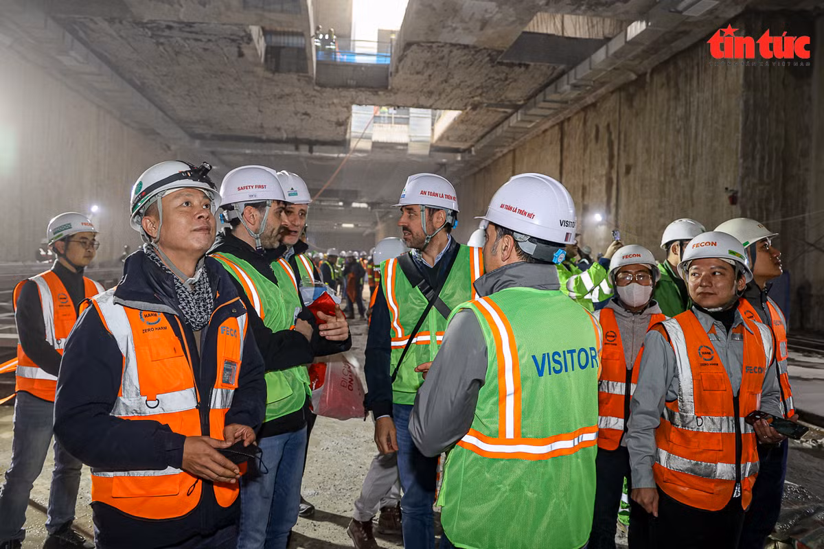 Khoảnh khắc TBM "Thần tốc" xuyên lòng đất tiến vào ga S10-Cát Linh - Hình 10 Khoanh khac TBM