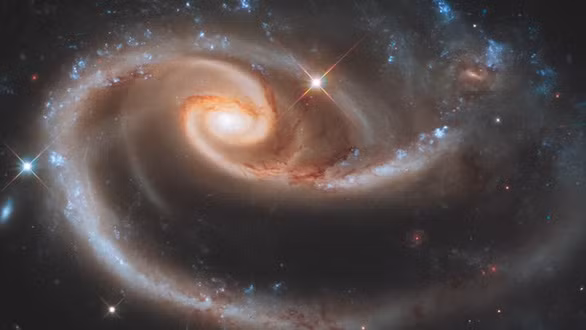 Mới đây, các nhà khoa học ở Cơ quan Hàng không và vũ trụ Mỹ (NASA) thông báo kết quả nghiên cứu, phân tích các dữ liệu từ từ kính viễn vọng không gian Hubble. Theo đó, họ phát hiện các thiên hà đang di chuyển ra khỏi Dải Ngân hà của chúng ta nhanh hơn so với những gì chúng ta quan sát được và tính toán trước đây.