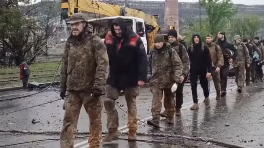 Binh si Ukraine cuoi cung ra hang, Nga kiem soat hoan toan ‘phao dai’ Azovstal