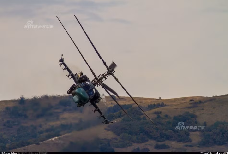 Trực thăng tấn công Ka-52 có thể đạt tốc độ tối đa 300km/h (cực hạn 350km/h) - thuộc top trực thăng bay nhanh nhất thế giới hiện nay), tầm tác chiến 460km. Nguồn ảnh: QQ