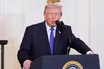 Tổng thống Mỹ Donald Trump phát biểu về chiến dịch quân sự nhằm vào Iran tại Nhà Trắng. Ảnh: AP 