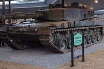 Xe tăng Leopard 2A4 của Ukraine bị thu giữ tại Triều Tiên.