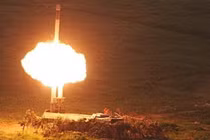 Vụ phóng tên lửa hành trình chống hạm P-800 từ hệ thống Bastion của Nga.