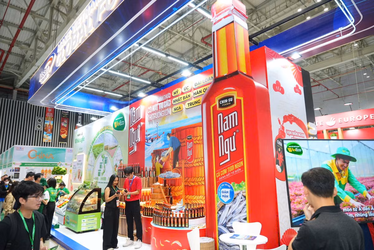 nam-ngu-chinh-thuc-len-ke-dai-sieu-thi-costco-han-quoc-3.jpg