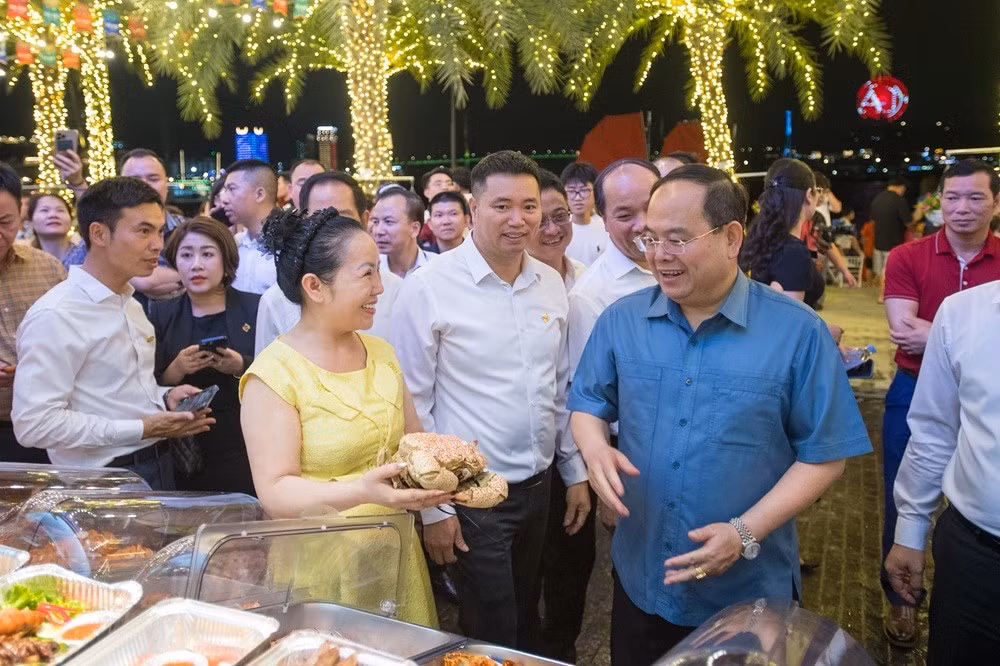dong-chi-quan-minh-cuong-uy-vien-trung-uong-dang-bi-thu-tinh-uy.jpg