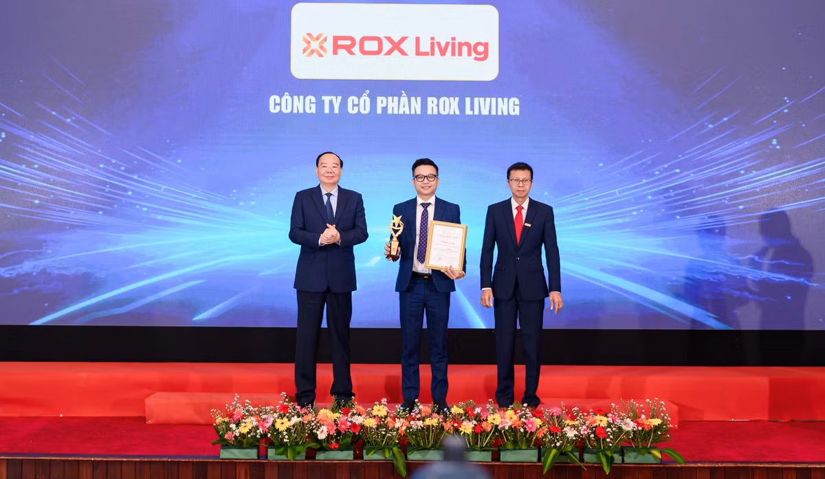 rlv-nhan-giai-top-10-th-bds-uy-tin1.jpg