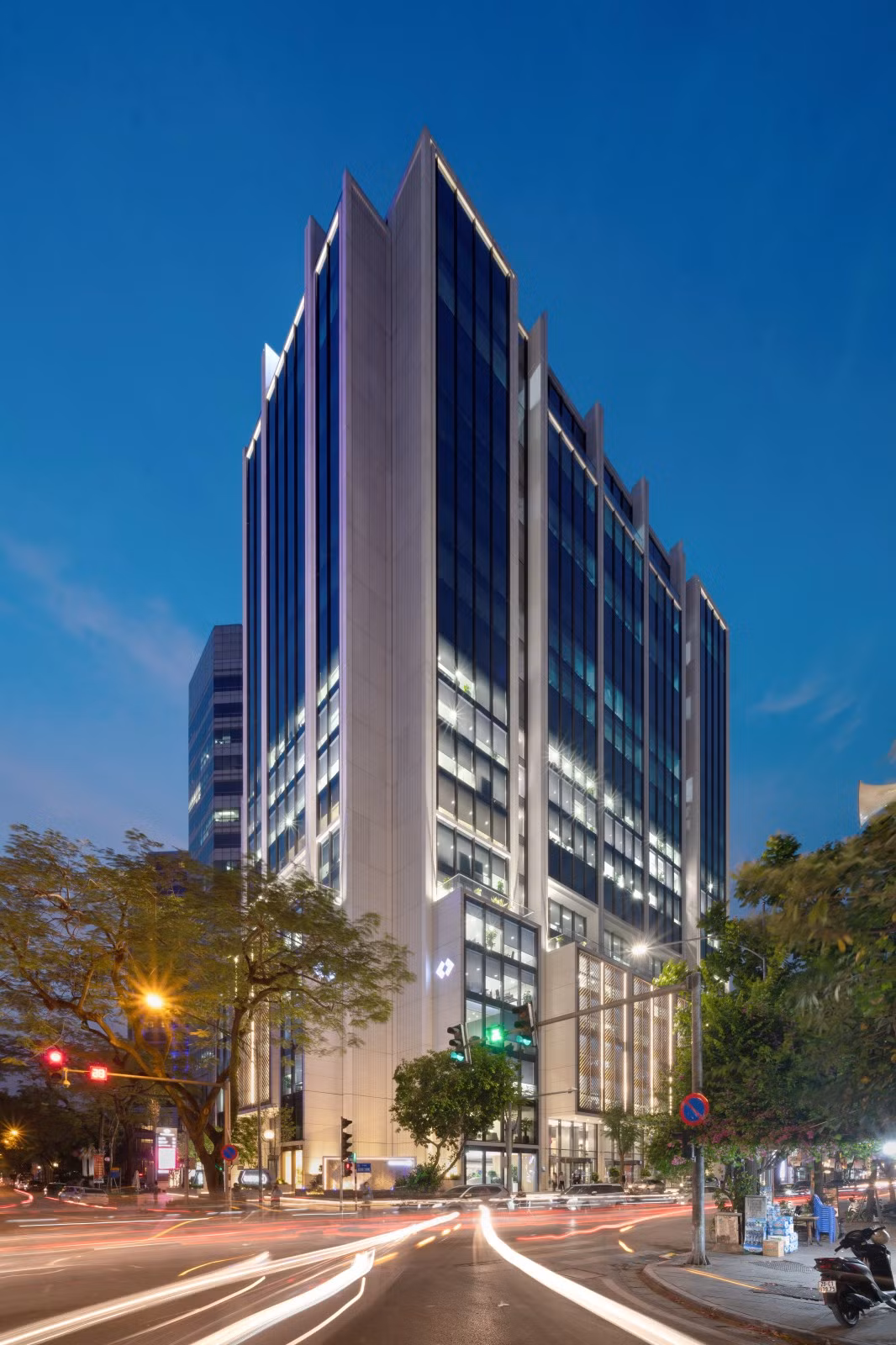 tru-so-van-phong-tcb.jpg