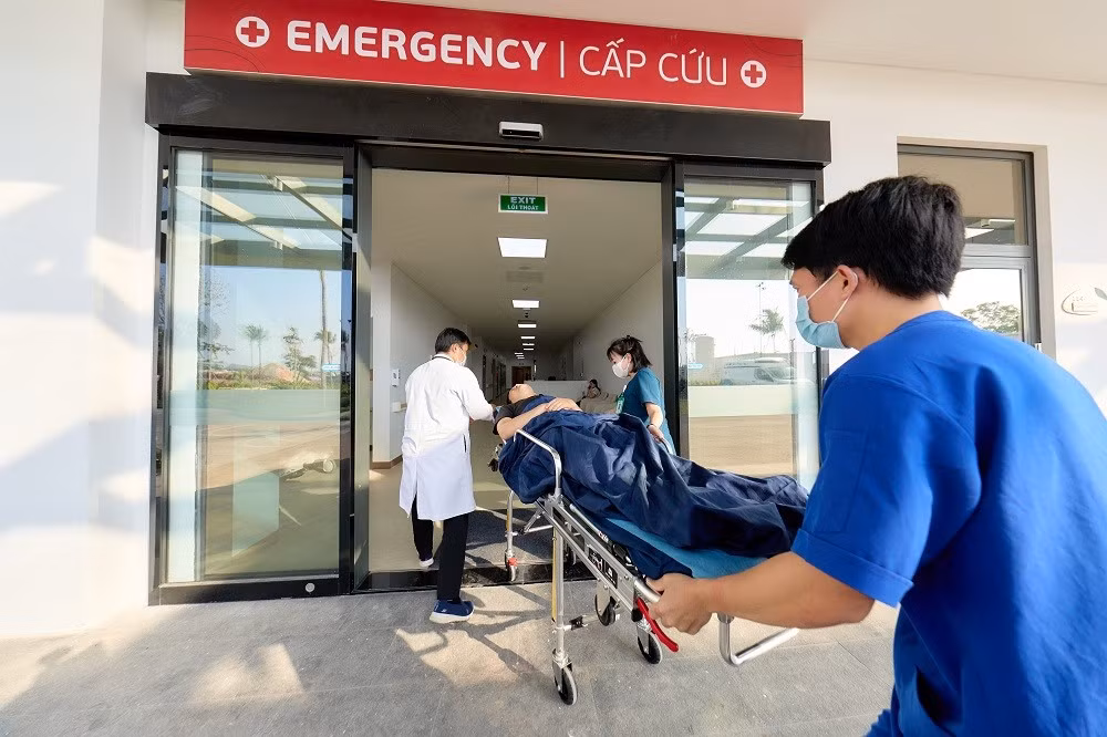 Gallery - Du khách 24 tuổi kiệt sức ở sân bay Phú Quốc, chuyện gì đã xảy ra? - image 4