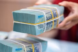Lãi suất huy động đồng loạt đảo chiều: Hơn 30 ngân hàng nhập cuộc "hạ nhiệt"