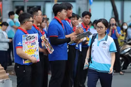 Gần 143 000 thí sinh TPHCM tự tin bước vào môn thi đầu tiên kỳ thi tốt nghiệp