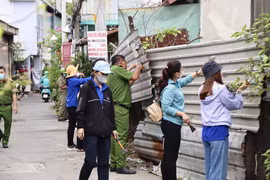 TP HCM xóa quảng cáo, tờ rơi liên quan tín dụng đen trên địa bàn