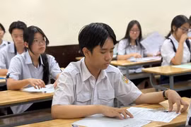 Hơn 150.000 thí sinh TP HCM hoàn thành môn thi cuối kỳ tuyển sinh lớp 10