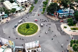 TP HCM: Lắp đèn tín hiệu điều tiết giao thông tại ngã 6 Nguyễn Thị Minh Khai