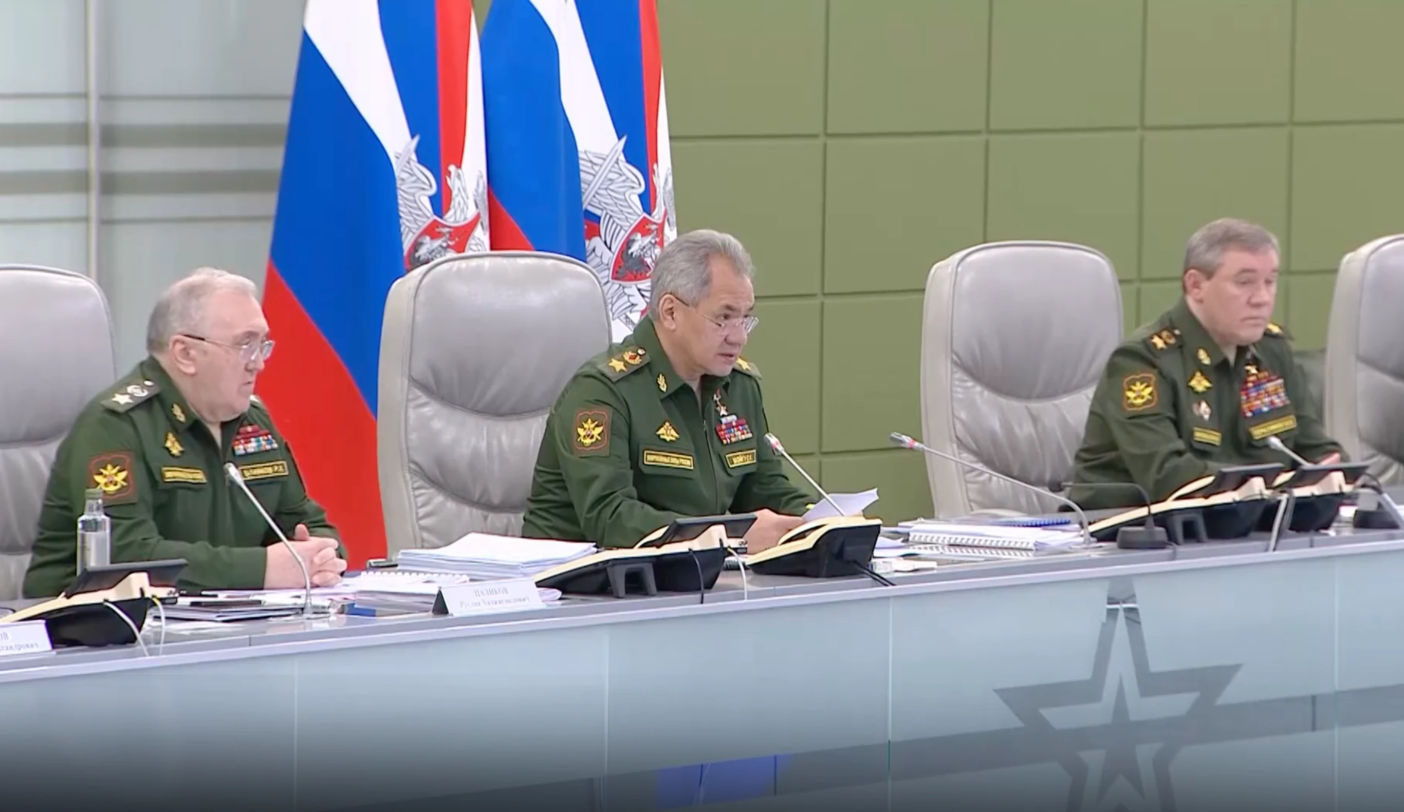 Ngày thứ 36: Sự xuất hiện trở lại của Bộ trưởng Quốc phòng Shoigu