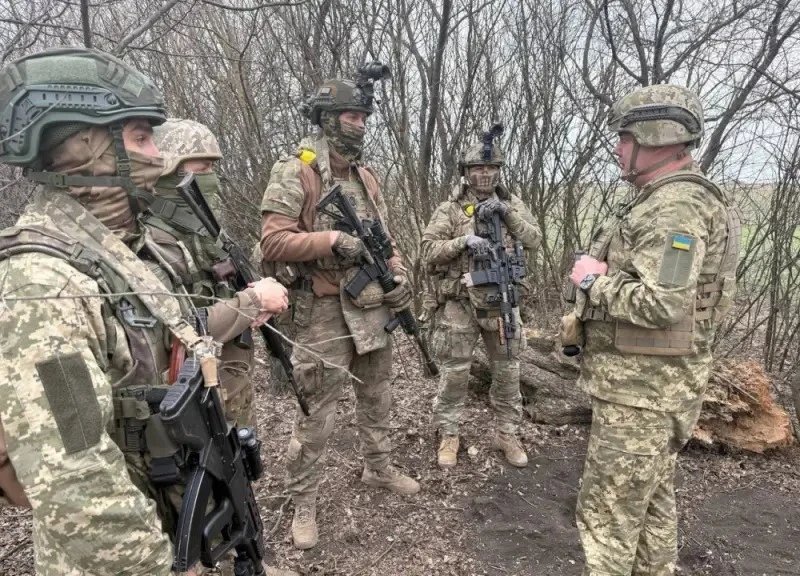 Ukraine đưa quân ở Kursk tăng viện trở lại cho mặt trận Pokrovsk