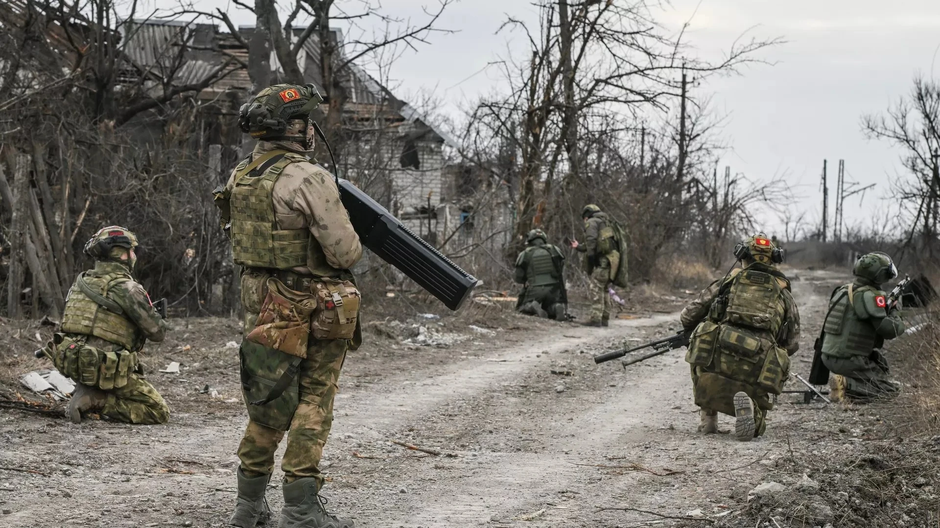 Quân Nga cắt đứt mọi tuyến đường tiếp tế của Ukraine ở Kursk 
