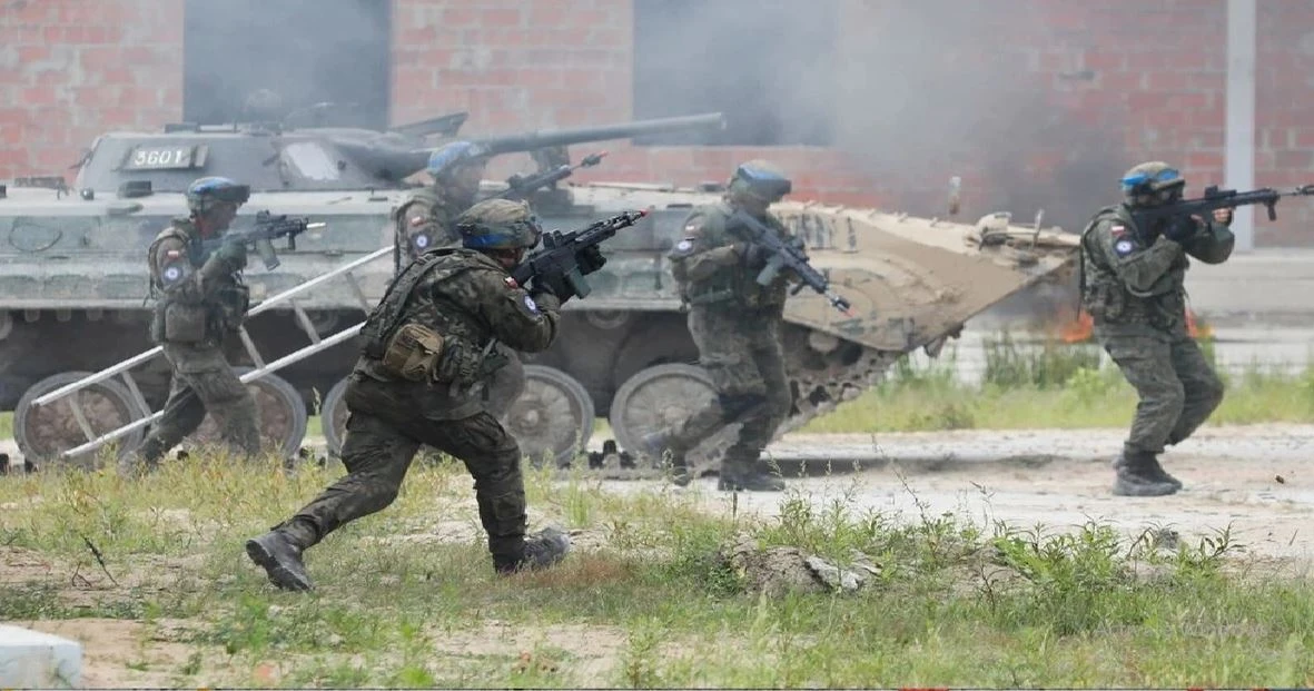 Quân Ukraine cố thủ ở Kurakhove, quân Nga tấn công bất chấp tổn thất