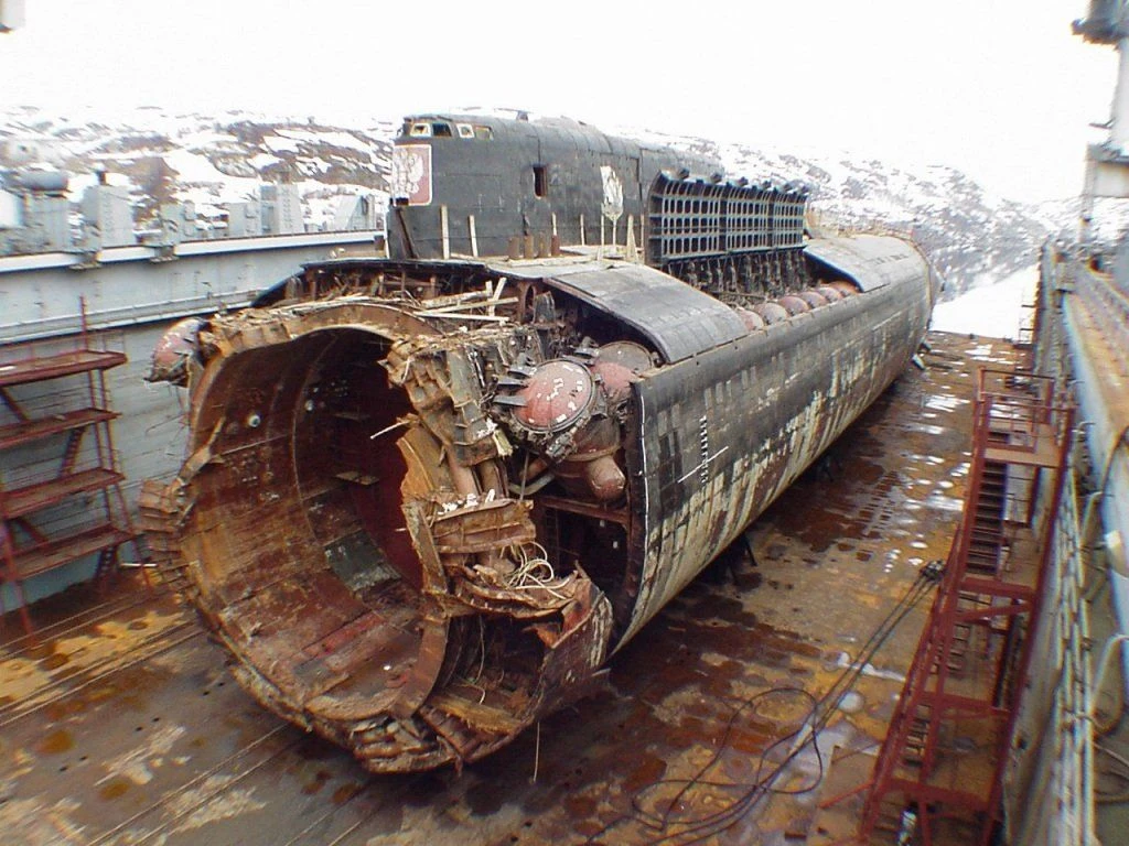Sốc: Tàu ngầm Kursk chìm do đâm phải tàu ngầm NATO?