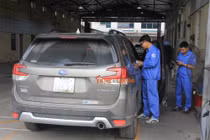 Ông Trần Quốc Hoan, Giám đốc Chi nhánh 29-03V cho biết, quy trình mới được áp dụng theo lộ trình tại Quyết định 43/2025 của Thủ tướng Chính phủ, với yêu cầu chặt chẽ hơn và phân loại khí thải từ mức 1 đến mức 5 (trước đây chỉ có mức 1 và 2).