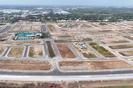 [SPOTLIGHT] Nhà đầu tư ôm nợ ngân hàng khi đất nền Hà Nội, Đồng Nai giảm giá kỷ lục