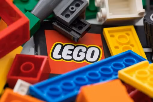 [VIDEO] Quy định châu Âu buộc Lego, Volkswagen chi tỷ đô mua nhựa tái chế