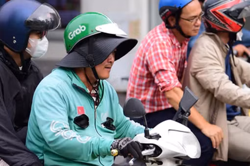 Thế giới siết quản lý, buộc Uber, Grab chi trả an sinh cho tài xế công nghệ