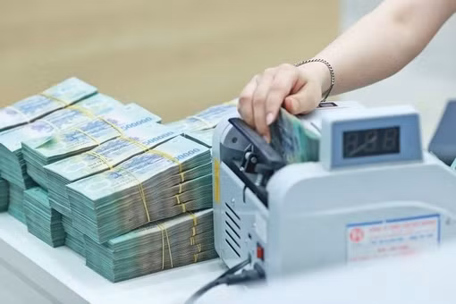 Kỷ lục mới: Tiền gửi người dân vượt 11,2 triệu tỷ đồng