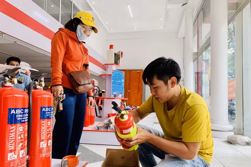 [VIDEO] Hà Nội liên tiếp cháy chung cư, cảnh sát PCCC khuyến cáo kỹ năng thoát hiểm