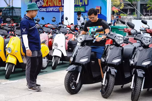 [VIDEO] Chính phủ giảm 2% lãi vay cho doanh nghiệp xe điện và tái chế nhựa