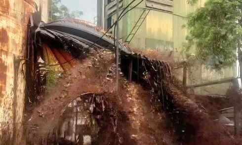 [VIDEO] Sét đánh gây tràn 2.000 tấn mật mía tại nhà máy đường