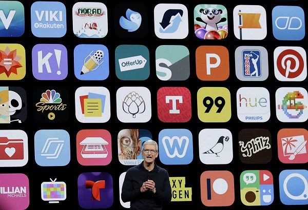 Apple kiếm “bộn tiền” trong năm 2020 nhờ bỏ củ sạc, tai nghe