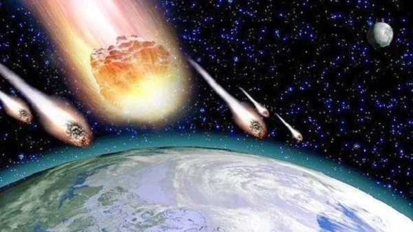 Nóng: 5 tiểu hành tinh lao về Trái đất, tiên tri Nostradamus thành sự thật? 