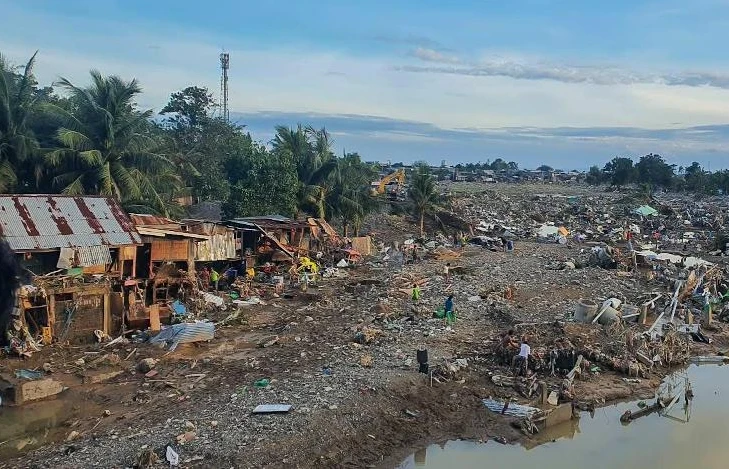Cảnh tan hoang ở Philippines sau bão Kalmaegi